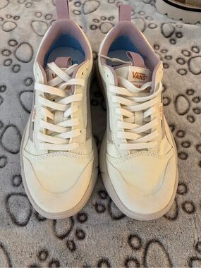 Vans UltraRange in Cream and Lilac